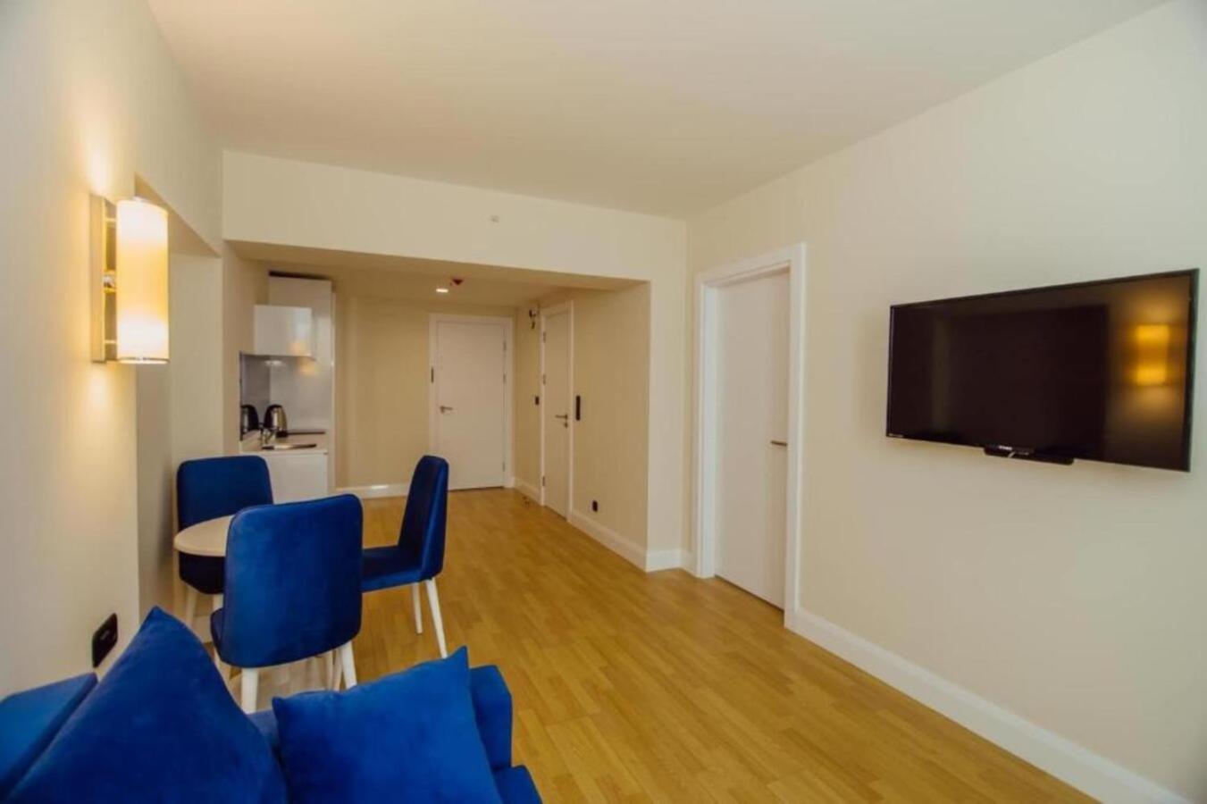 Apartamento Holiday In Orbi Batumi Exterior foto